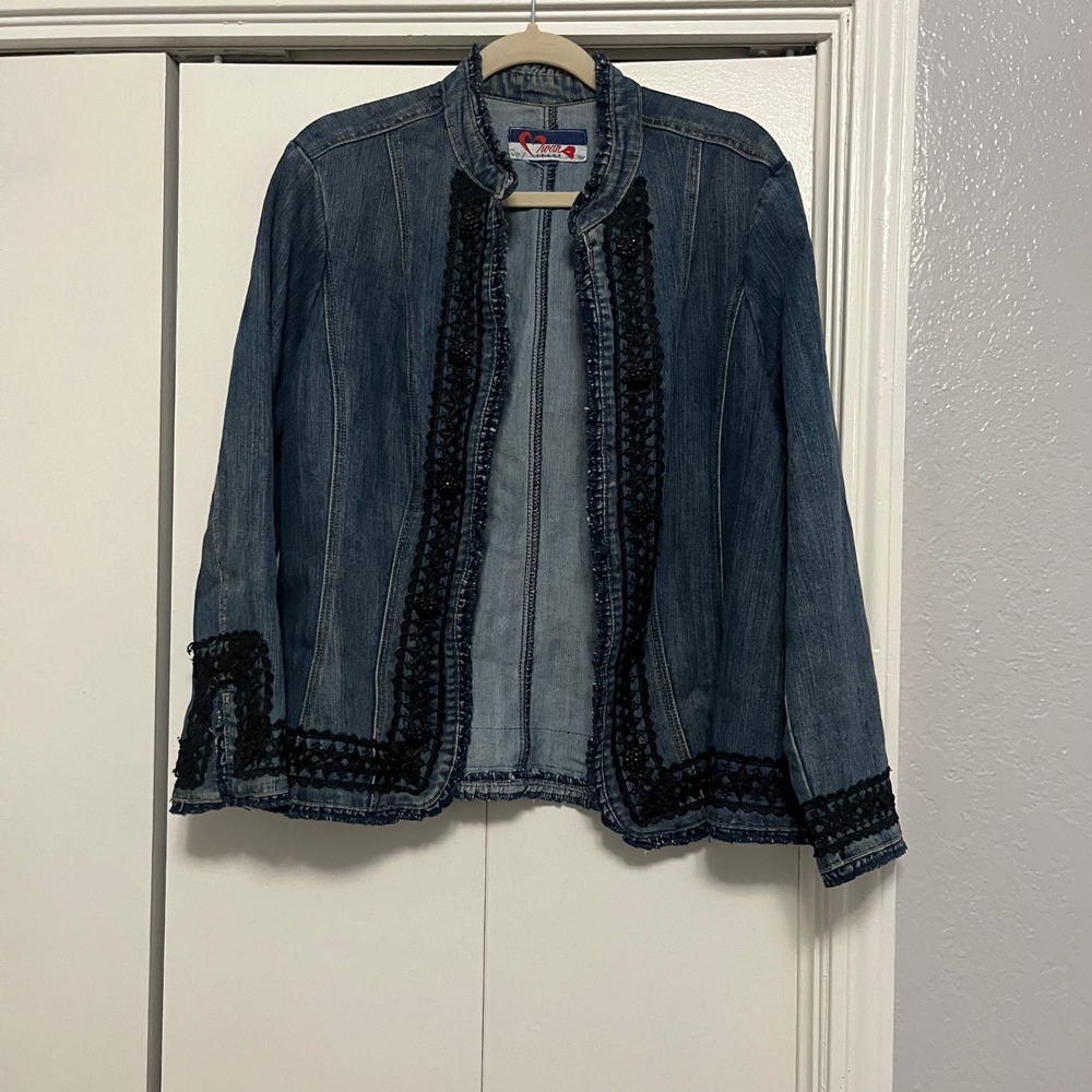 Mwah Jeans Denim Jacket Medium Wash Black Crochet Lace‎ Trim Beaded Open Front